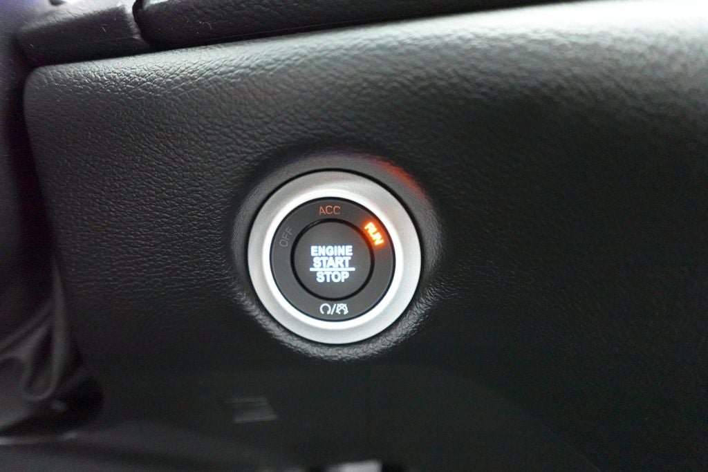New 2027 Chrysler Pacifica Select FWD image 18