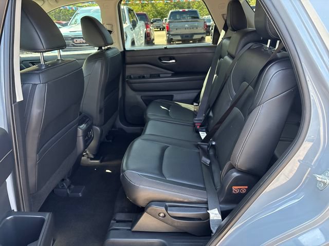 Used 2023 Nissan Pathfinder SL AWD/4WD image 21