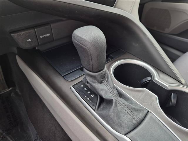 Used 2021 Toyota Camry LE w/ Convenience Package FWD image 14