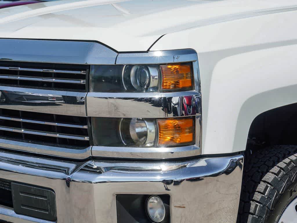 Used 2015 Chevrolet Silverado 2500 LT w/ LT Convenience Package RWD image 8