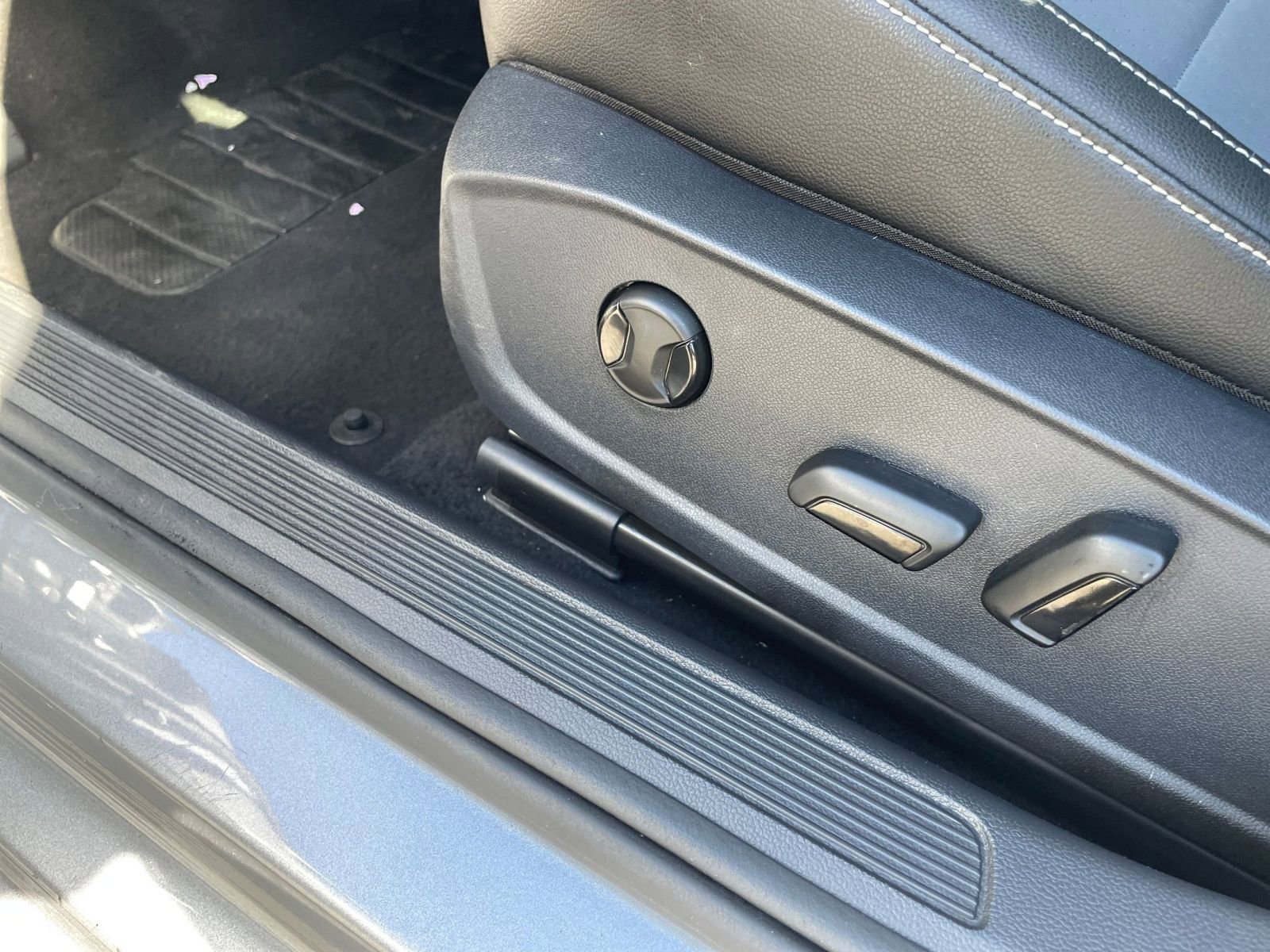 Used 2025 Volkswagen Jetta SE image 22