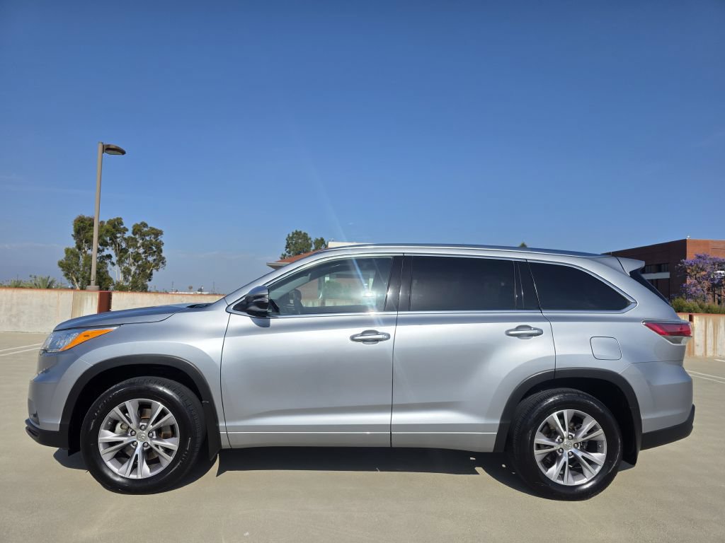 Used 2014 Toyota Highlander XLE AWD/4WD image 6