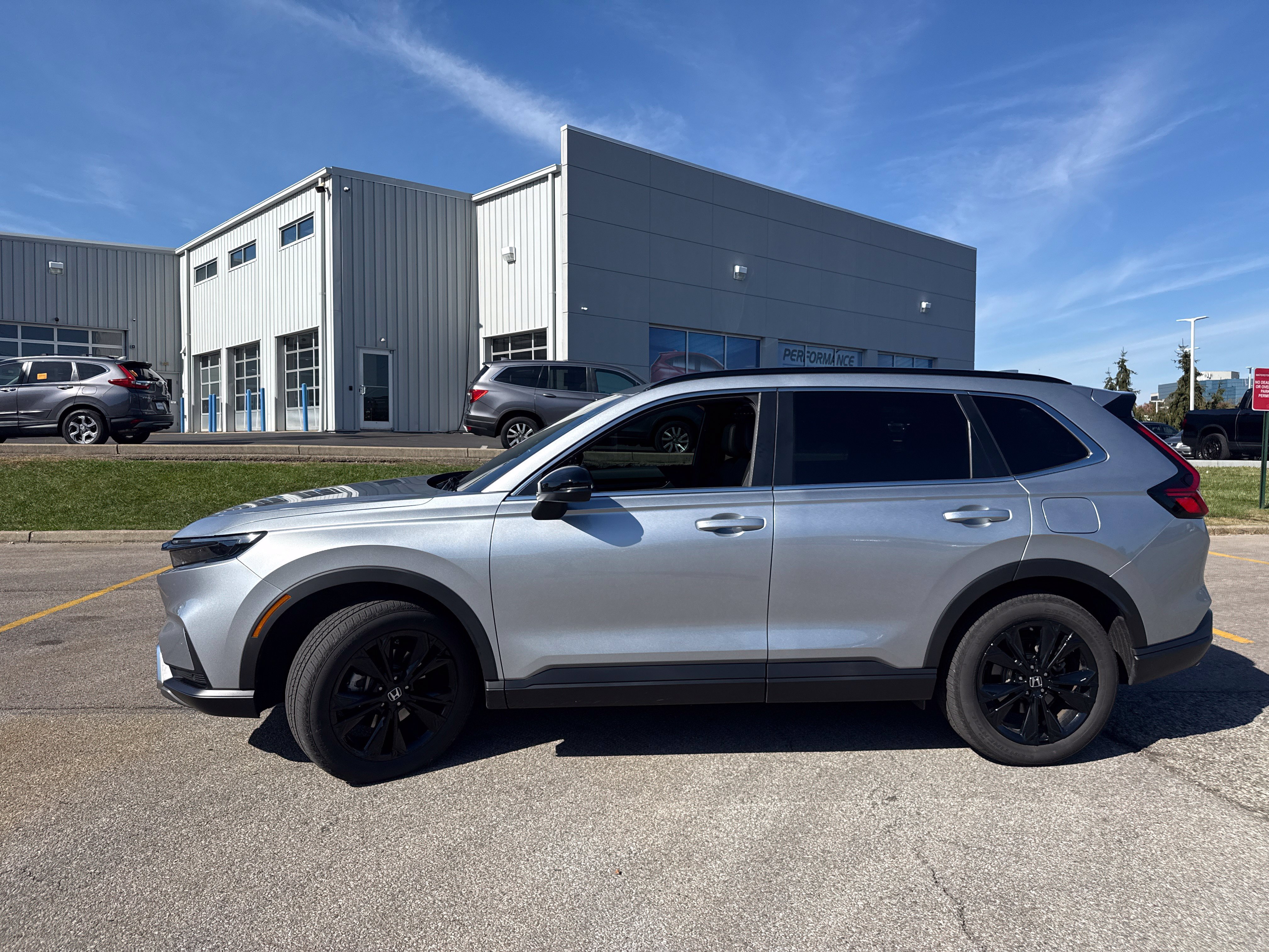 Used 2025 Honda CR-V Sport Touring image 2