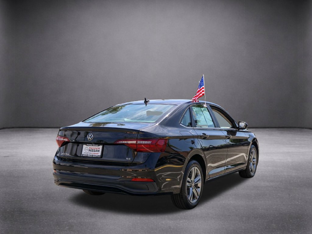 Used 2024 Volkswagen Jetta SE FWD image 4