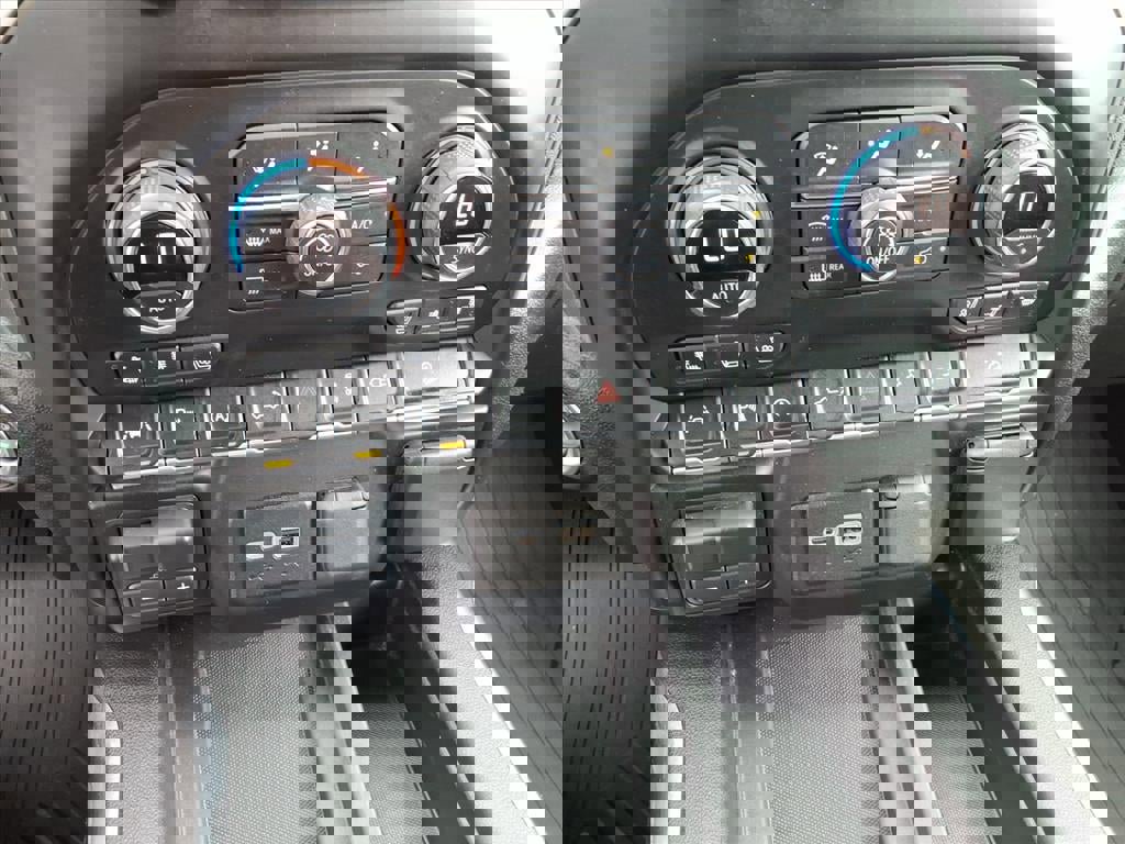 Used 2021 Chevrolet Silverado 1500 LTZ w/ LTZ Premium Package image 18