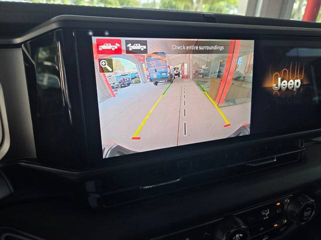 Used 2024 Jeep Gladiator Mojave AWD/4WD image 33