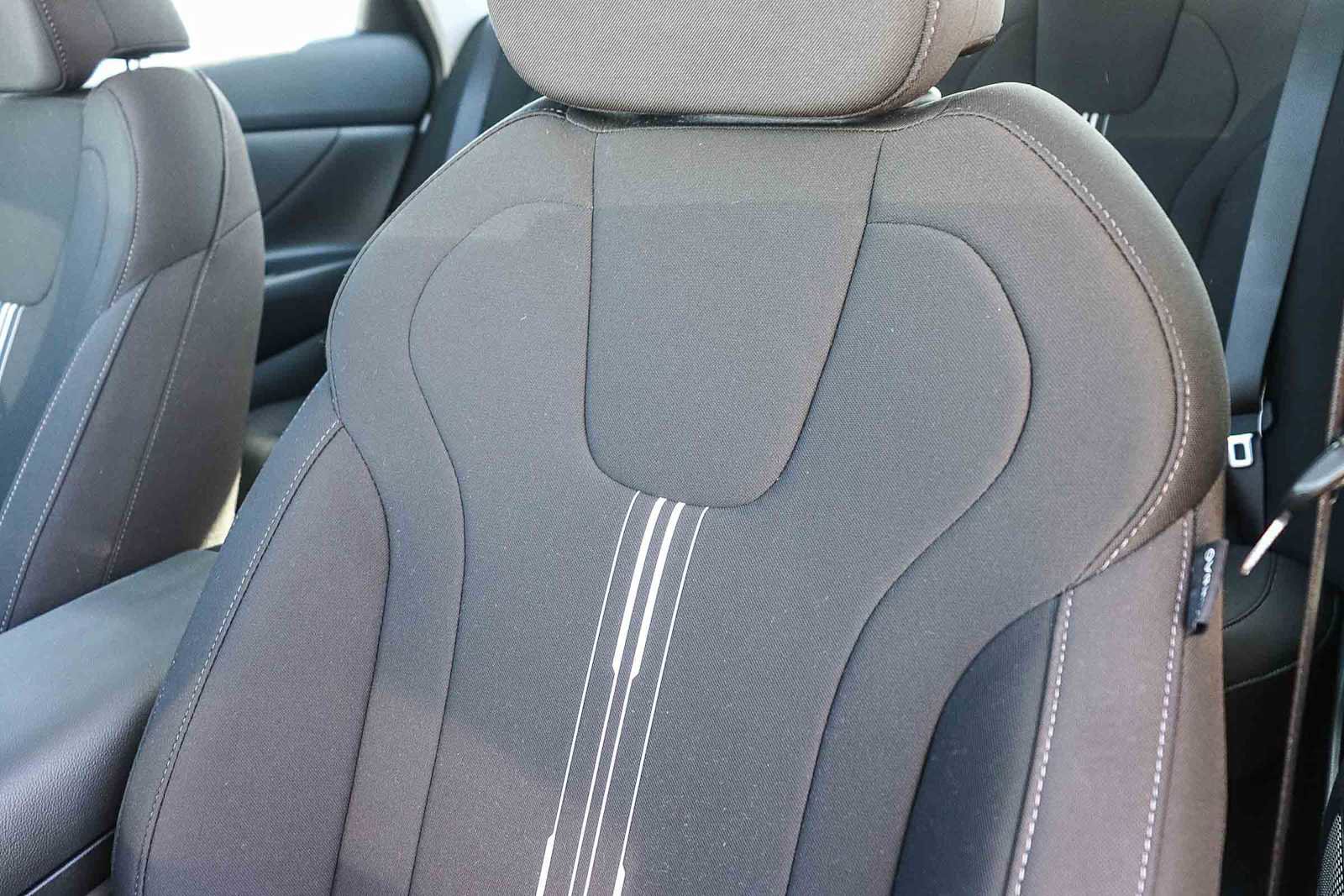 New 2025 Hyundai Elantra SEL image 28