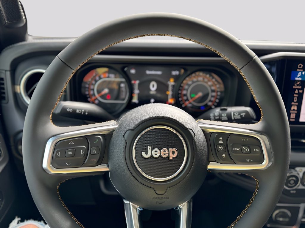 New 2024 Jeep Wrangler Unlimited Sahara w/ Technology Group AWD/4WD image 15