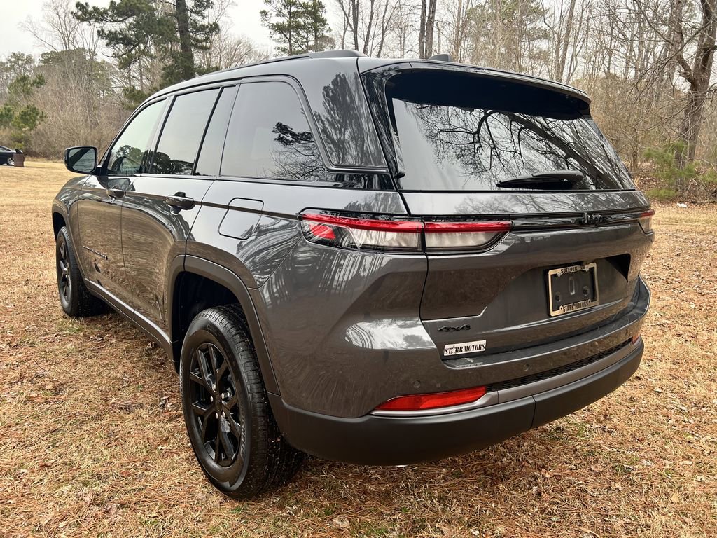 New 2026 Jeep Grand Cherokee Laredo image 5
