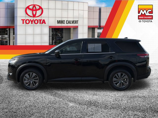 Used 2024 Nissan Pathfinder S w/ Cargo Package FWD image 2