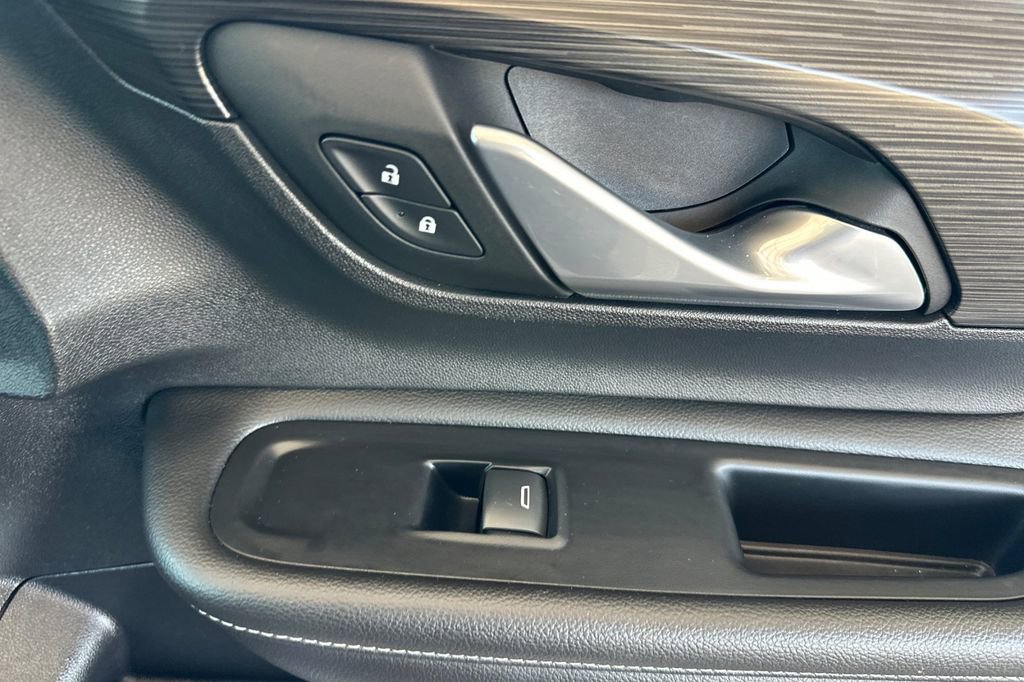 Used 2022 GMC Terrain SLE w/ LPO, Floor Liner Package image 25