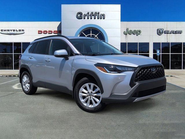 Used 2024 Toyota Corolla Cross LE w/ Moonroof Package
