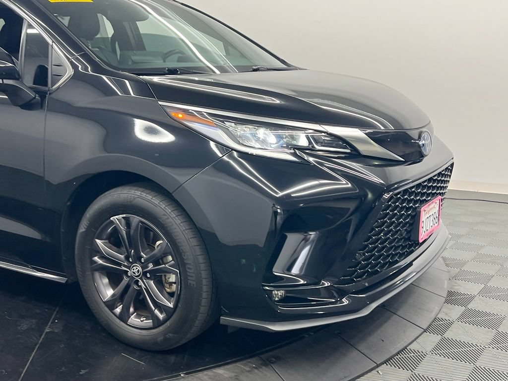 Used 2024 Toyota Sienna XSE w/ XSE Plus Package AWD/4WD image 8