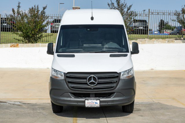 Used 2021 Mercedes-Benz Sprinter 3500 image 3