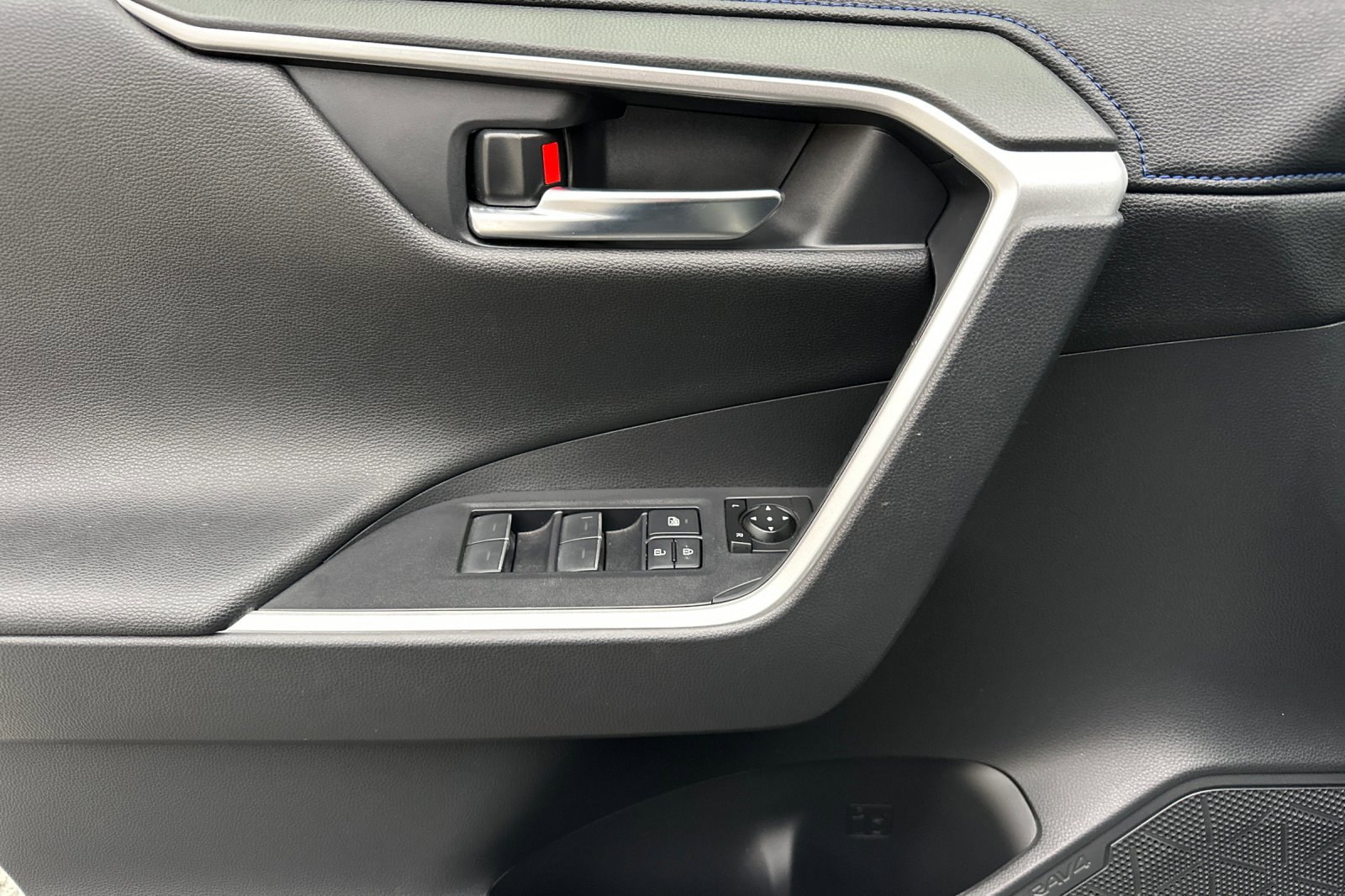 Used 2024 Toyota RAV4 XSE image 11