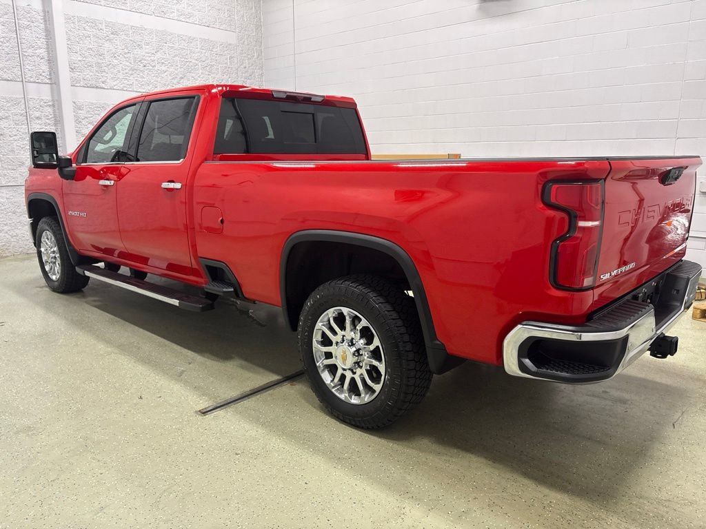 Used 2024 Chevrolet Silverado 2500 LTZ w/ LTZ Convenience Package AWD/4WD image 7