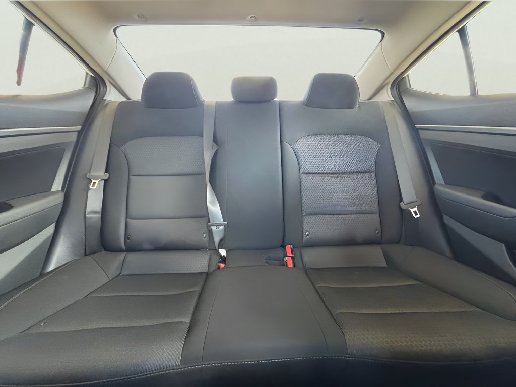 Used 2018 Hyundai Elantra SEL FWD image 17