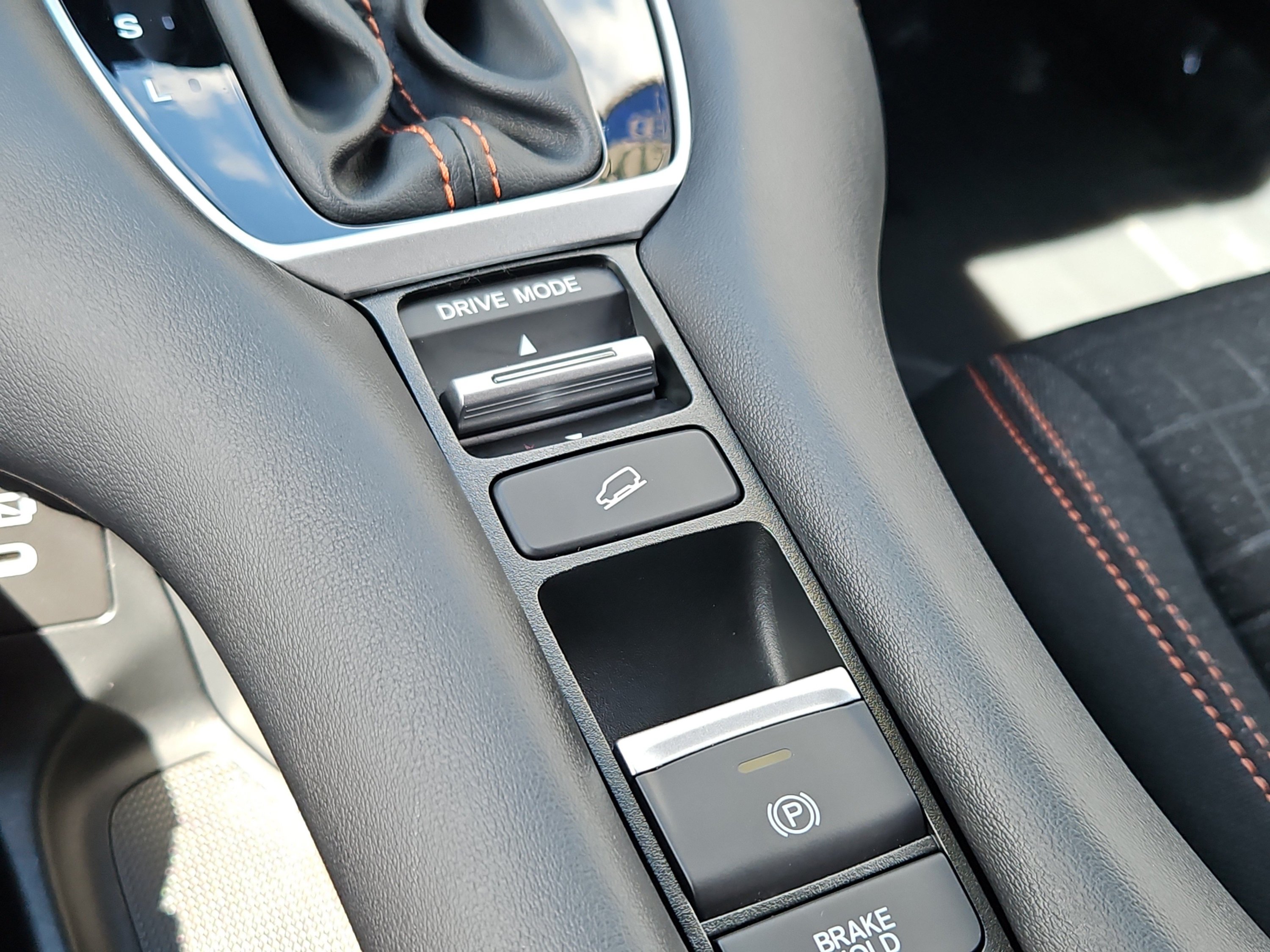 Certified 2025 Honda HR-V Sport image 9