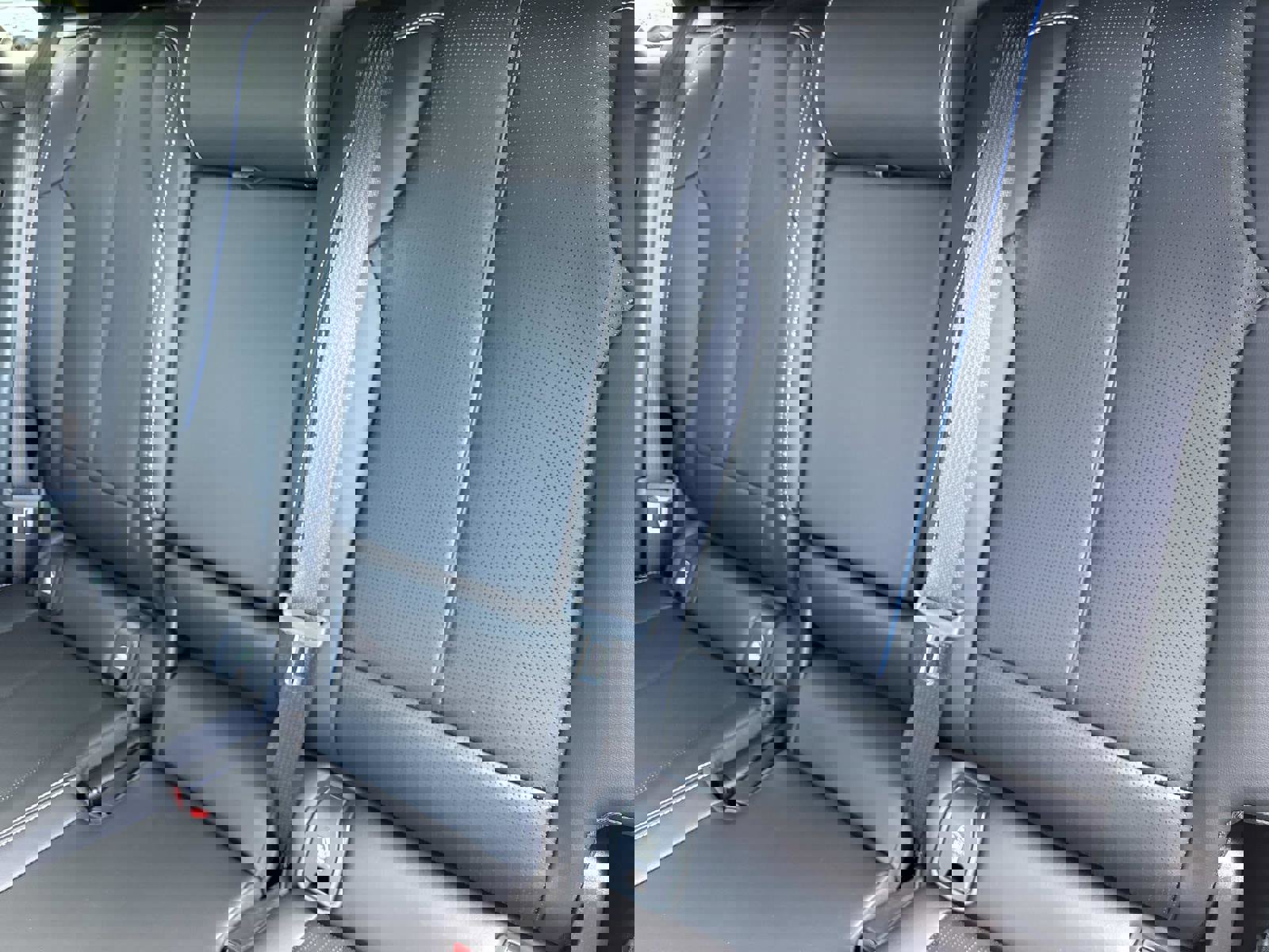 New 2025 Cadillac Lyriq Luxury image 15