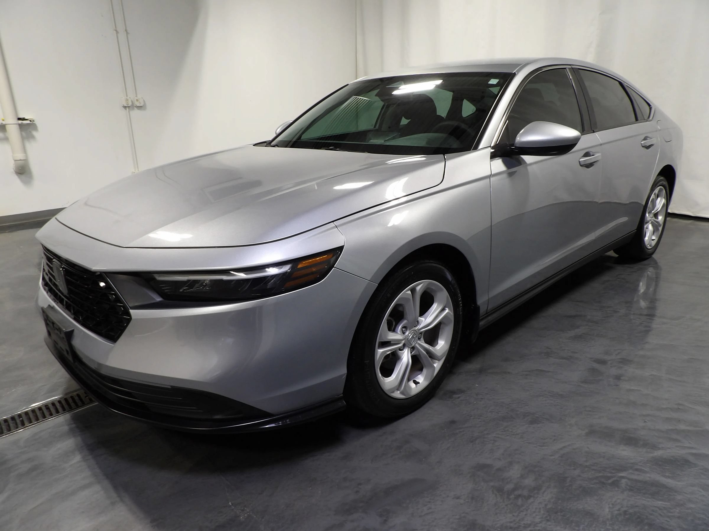 Used 2025 Honda Accord LX image 3