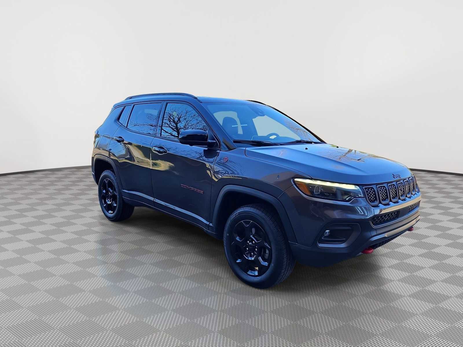 Used 2023 Jeep Compass Trailhawk w/ Trailhawk Elite Group image 2