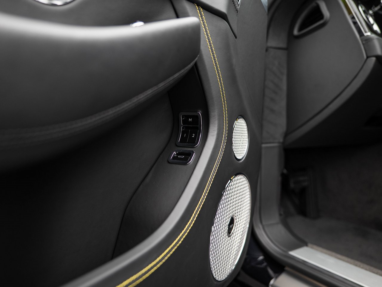 Used 2024 Bentley Continental GT image 15