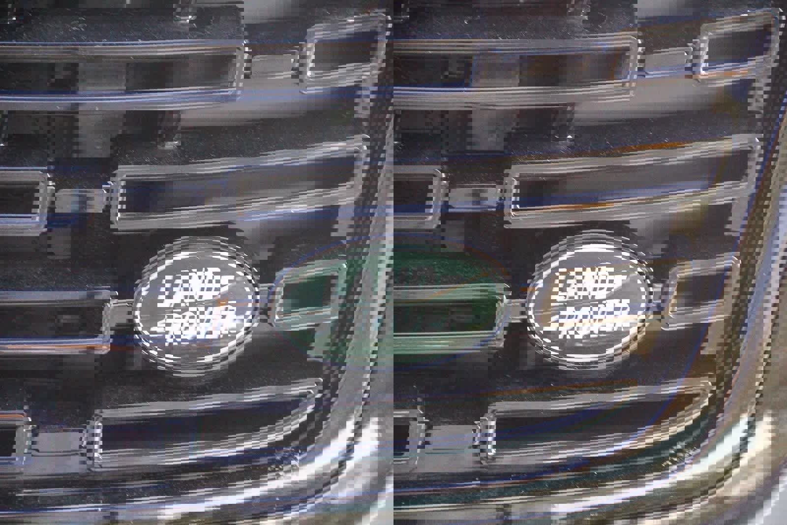 New 2026 Land Rover Range Rover Velar Dynamic SE image 11