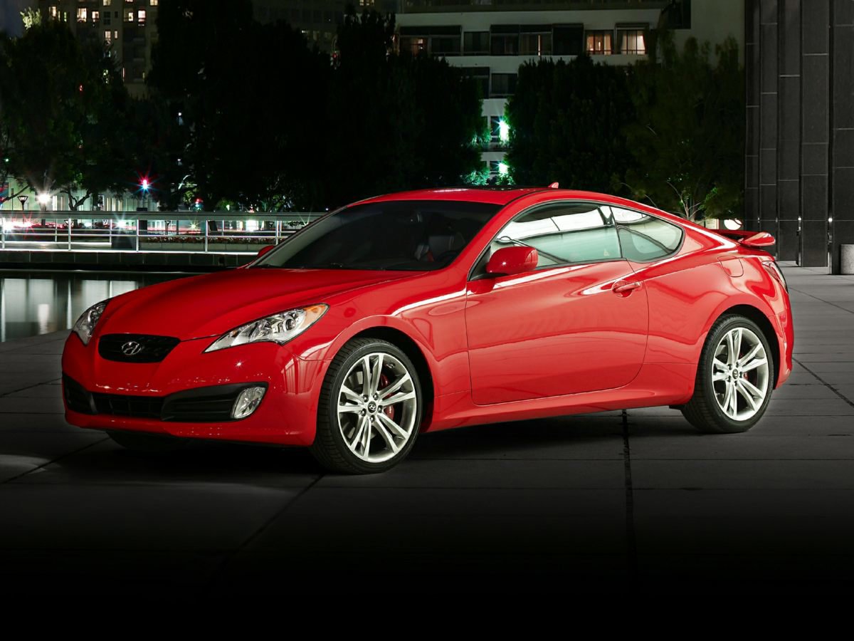 Used 2011 Hyundai Genesis 2.0T RWD image 1