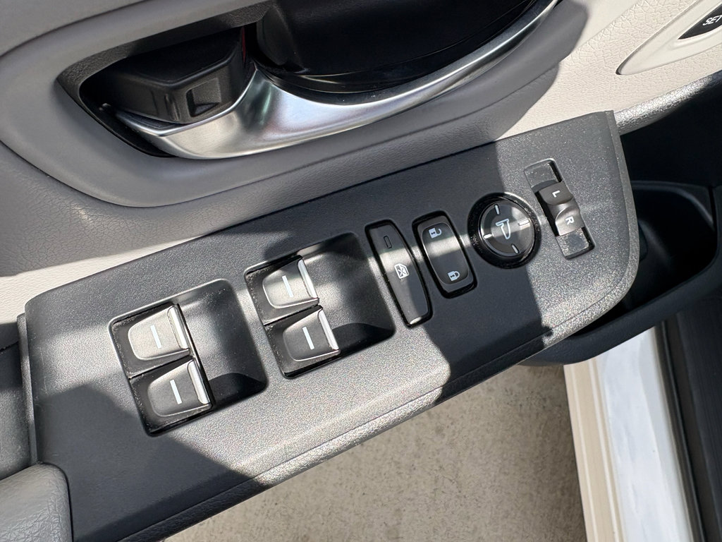 Certified 2024 Honda Pilot Touring image 12