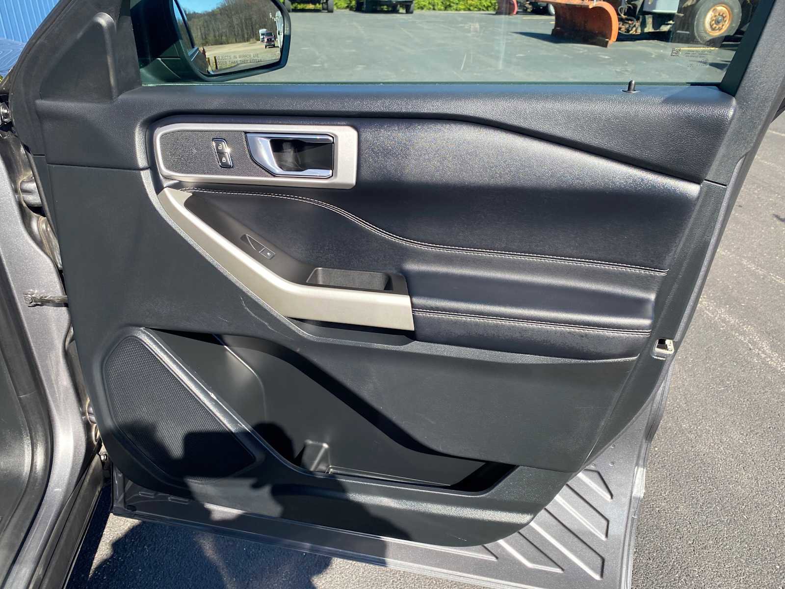 Used 2021 Ford Explorer XLT AWD/4WD image 38