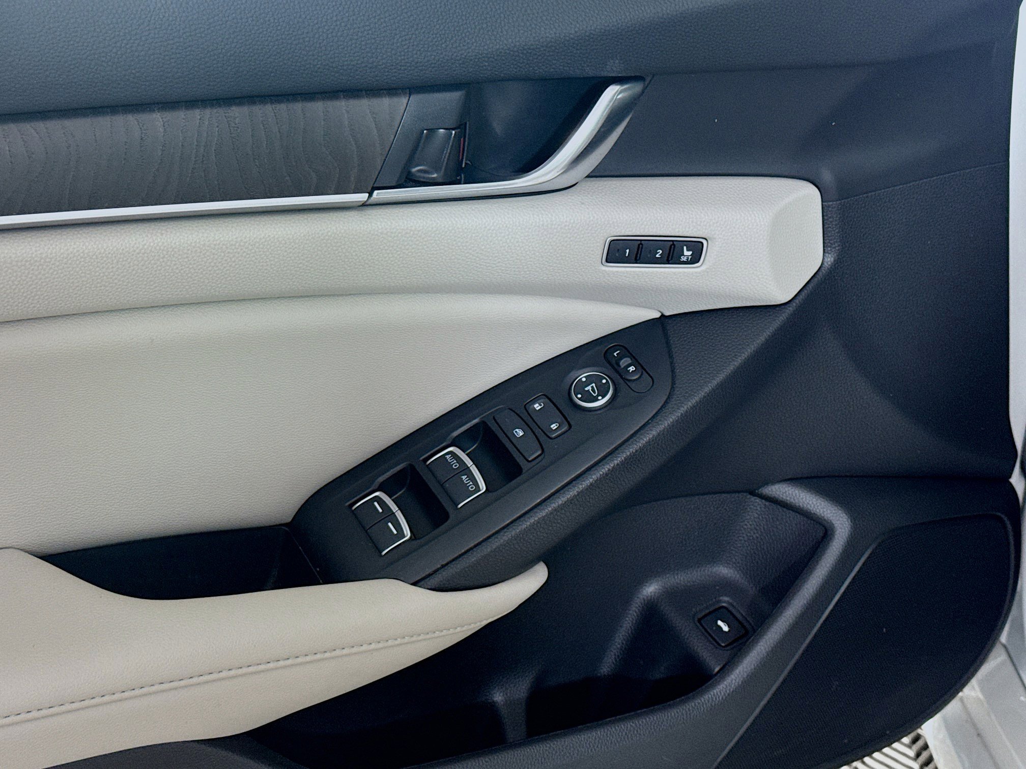 Used 2022 Honda Accord EX-L image 24
