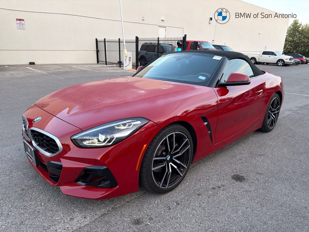 Certified 2024 BMW Z4 sDrive30i w/ Premium Package RWD image 1