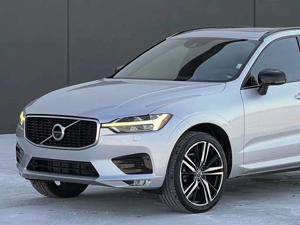 Used 2020 Volvo XC60 T5 R-Design w/ Protection Package Premier AWD/4WD image 11