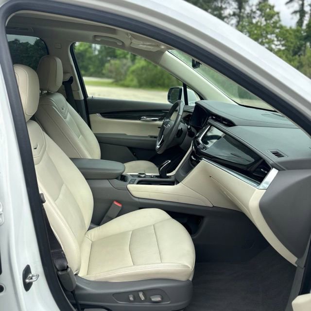 Used 2022 Cadillac XT6 Premium Luxury AWD/4WD image 16