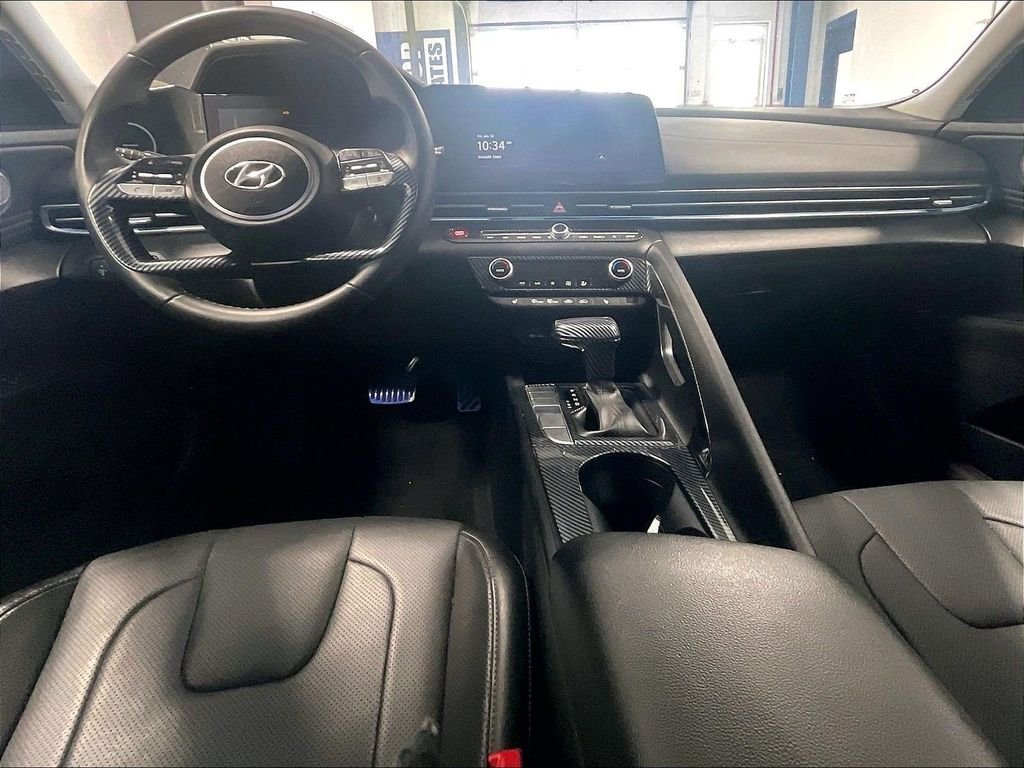 Certified 2023 Hyundai Elantra Limited FWD image 21