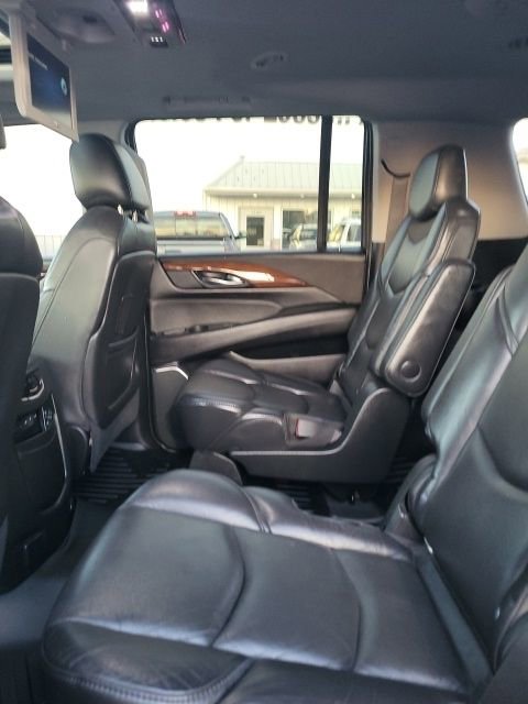 Used 2019 Cadillac Escalade ESV Premium Luxury image 15