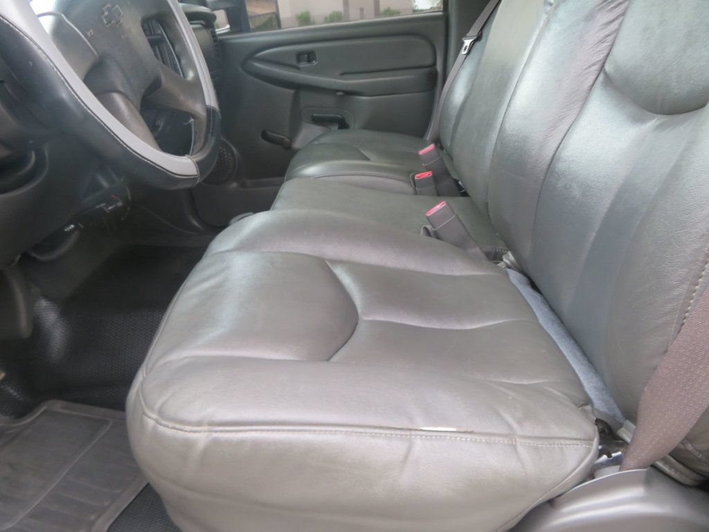 Used 2006 Chevrolet Silverado 2500 2WD Crew Cab image 20