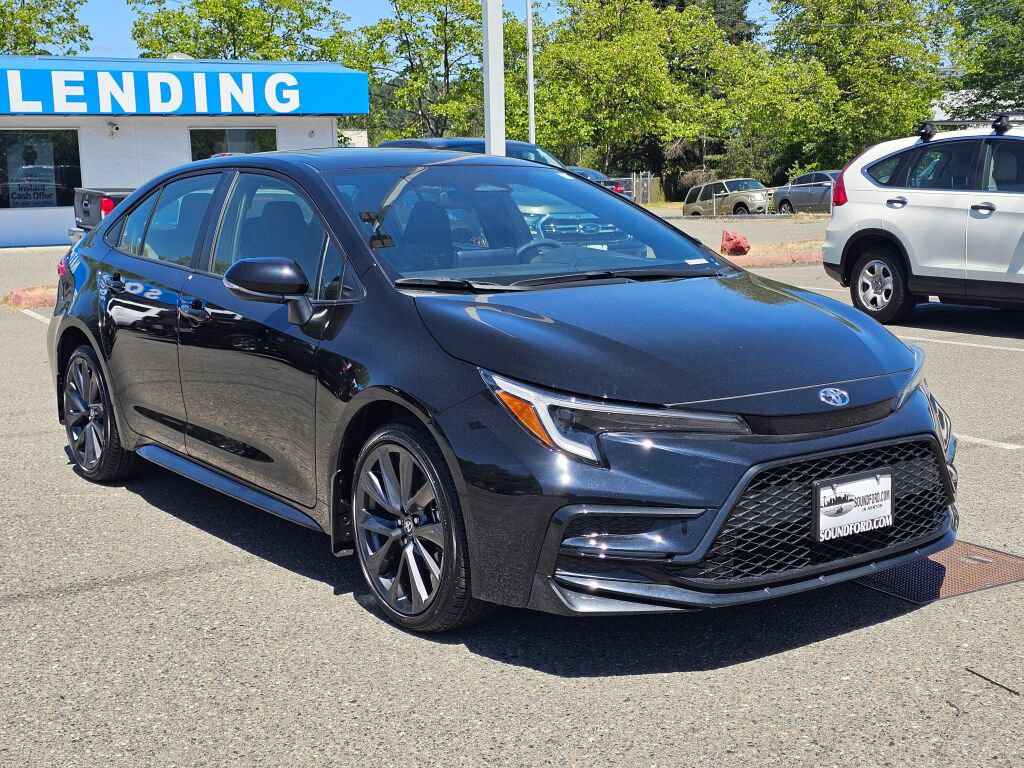 Used 2024 Toyota Corolla SE w/ SE Premium Package FWD image 8