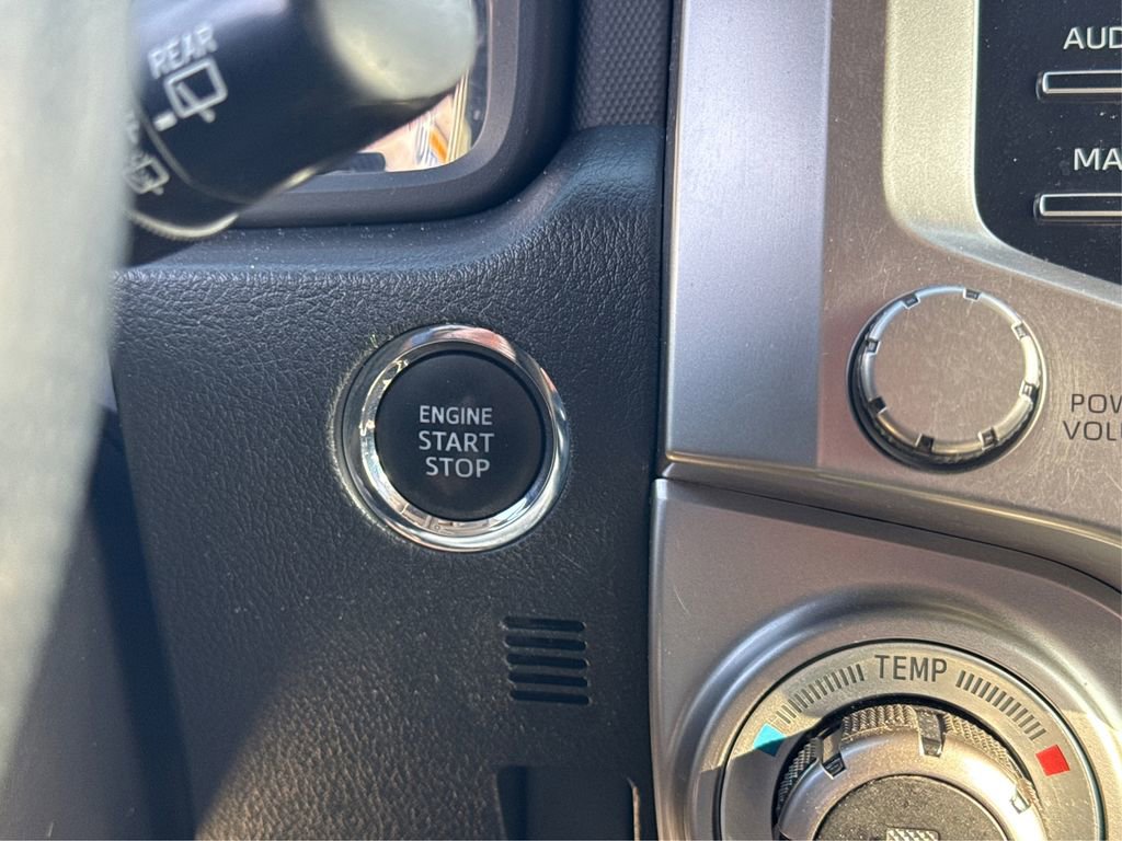 Used 2020 Toyota 4Runner Limited AWD/4WD image 26