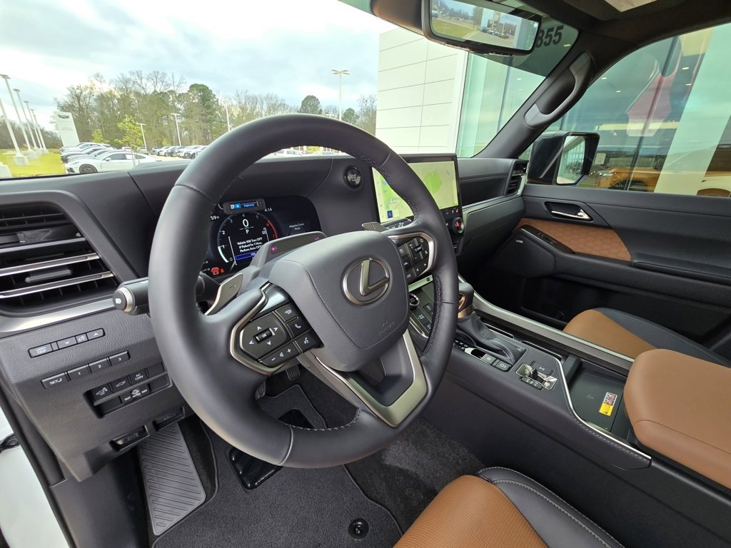 Used 2025 Lexus GX 550 w/ Accessory Package (Z1) image 12