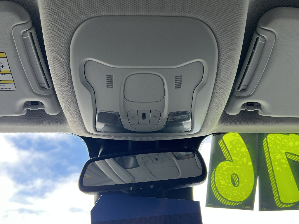 Used 2018 Jeep Renegade Altitude image 31