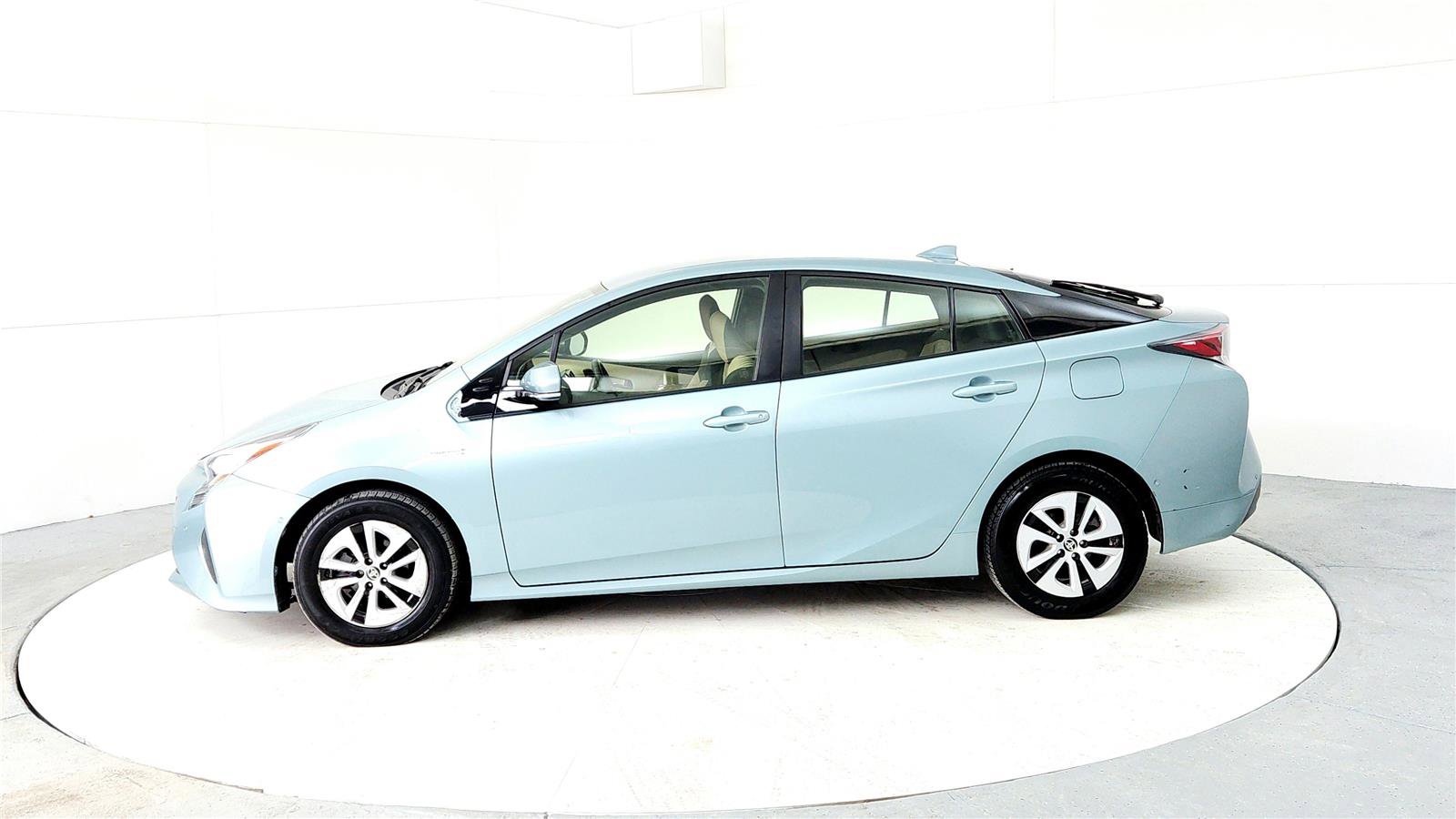 Used 2017 Toyota Prius Two image 3