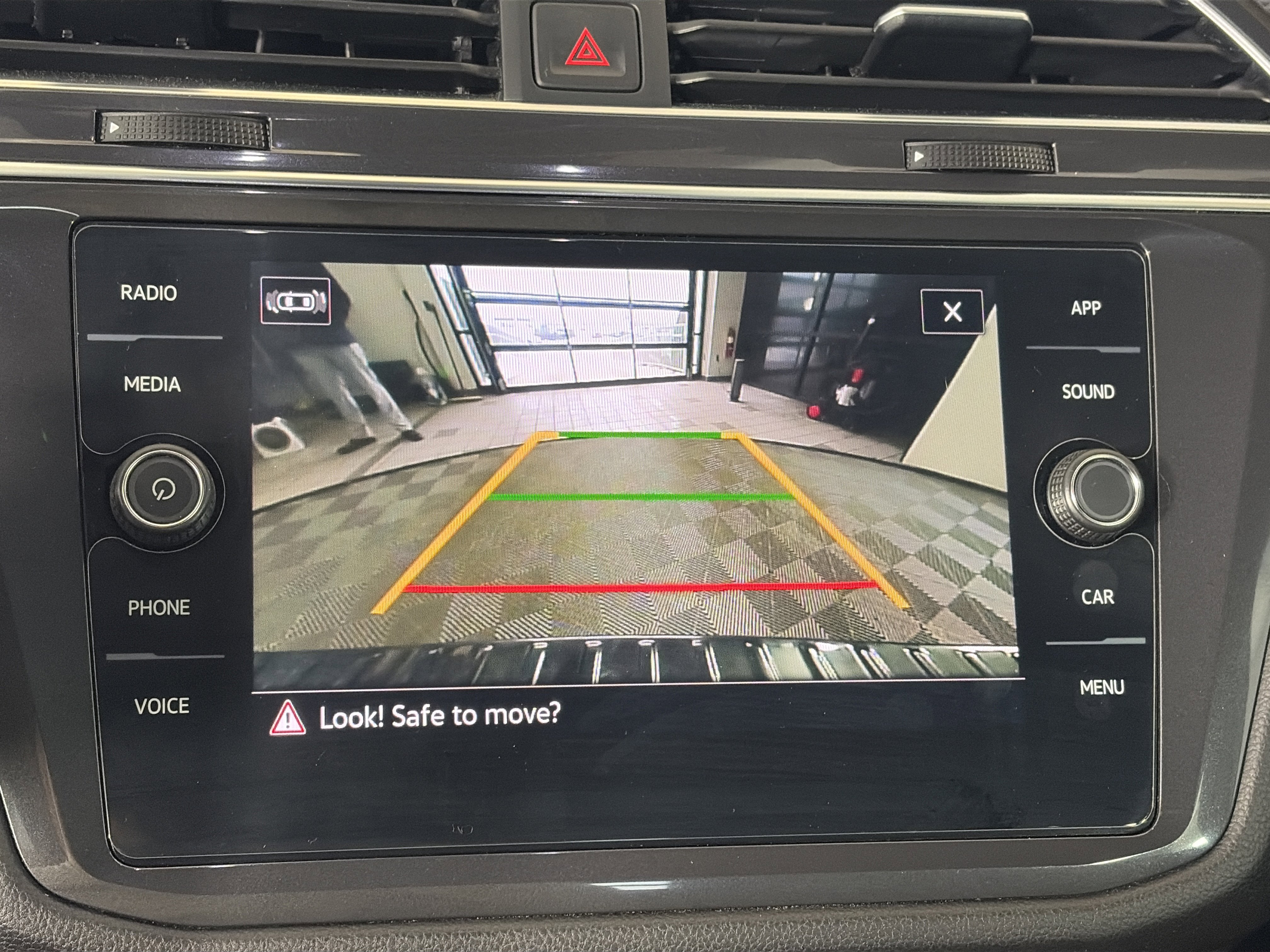 Used 2022 Volkswagen Tiguan SE R-Line image 21