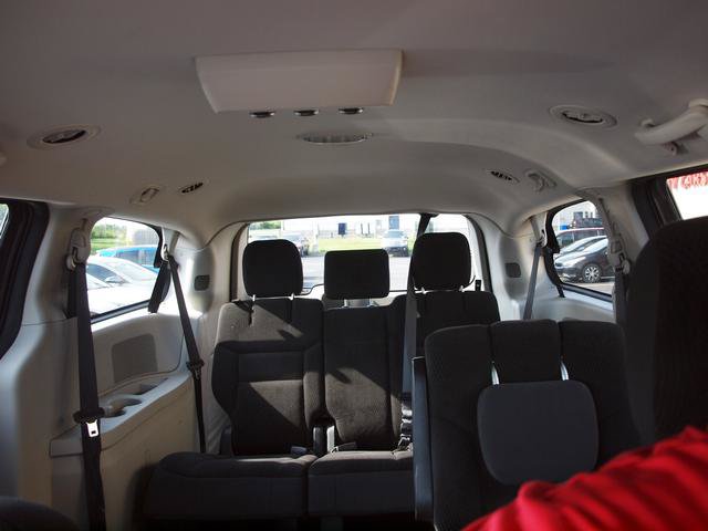 Used 2019 Dodge Grand Caravan SE FWD image 13