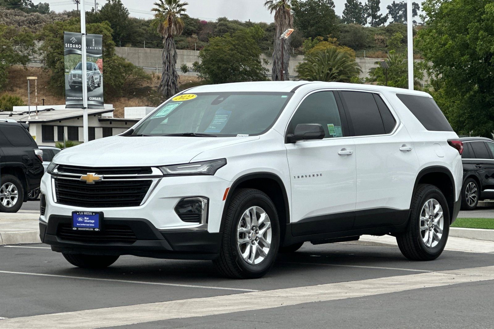 Used 2022 Chevrolet Traverse LS FWD image 7