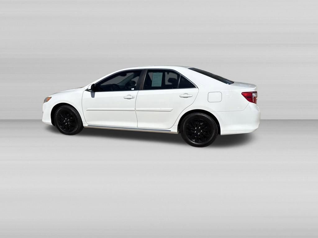 Used 2014 Toyota Camry LE FWD image 9