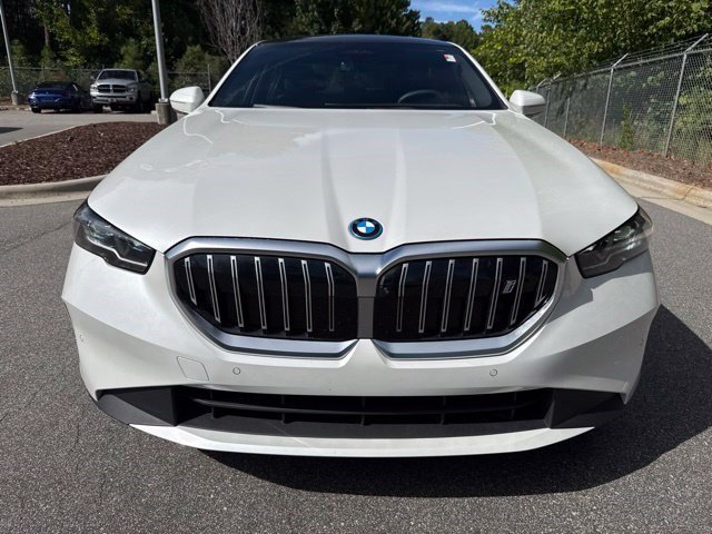 Used 2024 BMW i5 eDrive40i w/ M Sport Package RWD image 2