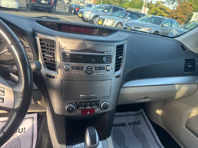 Used 2011 Subaru Outback 2.5i Premium AWD/4WD image 18