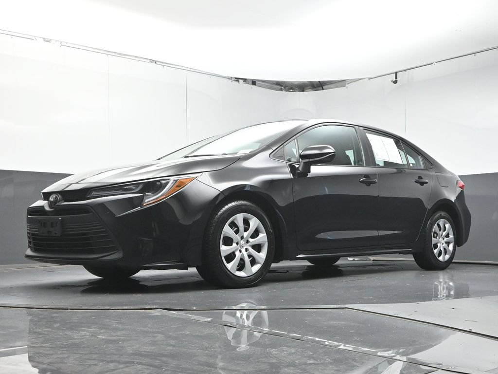 Used 2023 Toyota Corolla LE FWD image 31