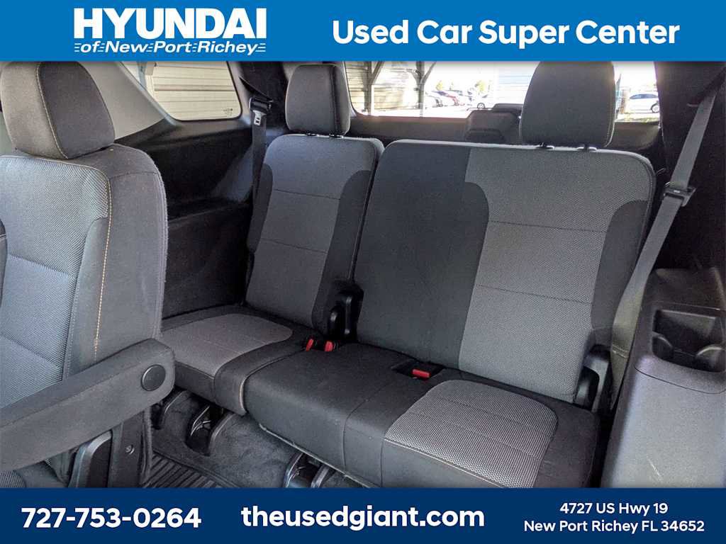 Used 2019 Chevrolet Traverse LT image 16